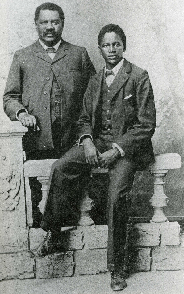 Noni Jabavu’s father, Davidson Don Tengo Jabavu (front), with her grandfather, John Tengo Jabavu. Hanover, 26 November 1900.
